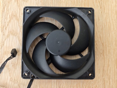 Cooler master silencio - master,